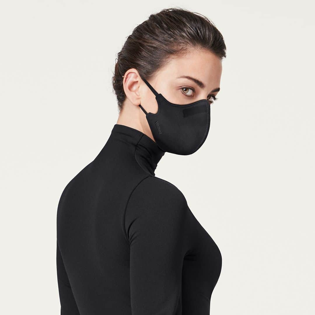 ウォルフォードさんのインスタグラム写真 - (ウォルフォードInstagram)「We’ve put our knitting expertise to good use to create comfortable masks to support you, your loved ones and your community. Pick up your Care Masks today.⁠ ⁠ #WolfordCares #PinkOctober #wearadamnmask」10月17日 23時02分 - wolford