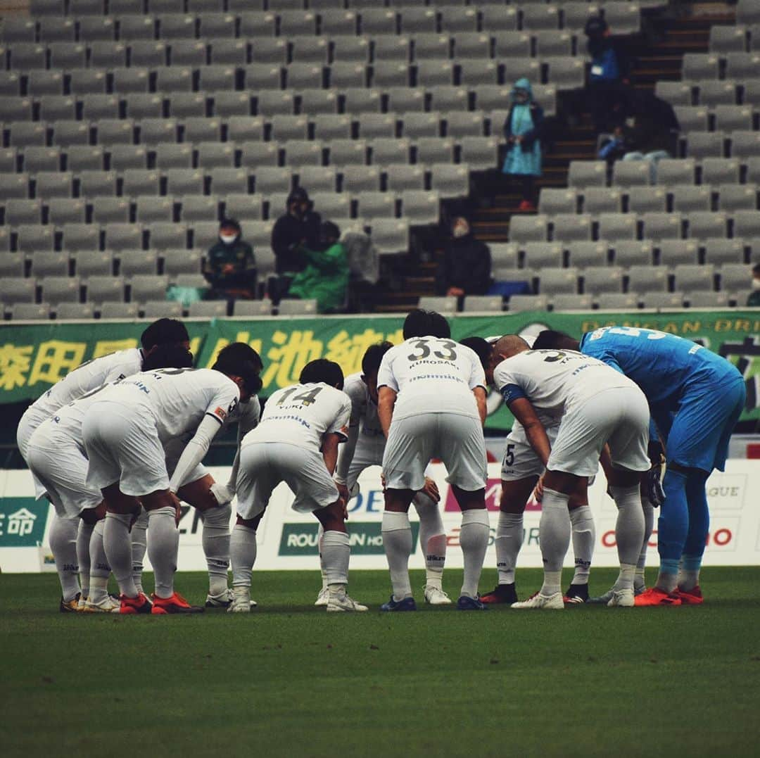 栃木SCさんのインスタグラム写真 - (栃木SCInstagram)「. 【GAME PHOTO】 . ▽AWAY GAME  10/17 vs 東京ヴェルディ . ▽SCORE 東京V 0-0 栃木 . ▽STARTING LINEUP GK 50 #オビパウエルオビンナ DF 23 #柳育崇 DF 30 #田代雅也 DF 33 #黒﨑隼人 MF 15 #溝渕雄志 MF 13 #禹相皓 MF 14 #西谷優希 MF 18 #森俊貴 FW 19 #大島康樹 FW 16 #榊翔太 FW 8 #明本考浩 . ▽SUBMEMBER GK 1 #川田修平 DF 40 #井出敬大 DF 6 #瀬川和樹 MF 17 #山本廉 MF 21 #大﨑淳矢 MF 5 #岩間雄大 FW 29 #矢野貴章 . 次節は10/21にホームでFC琉球戦です！ 引き続き共に戦いましょう！ KEEP MOVING FORWARD . #栃木SC #全員戦力 #jleague #Jリーグ #サッカー .」10月17日 22時57分 - tochigisc_official