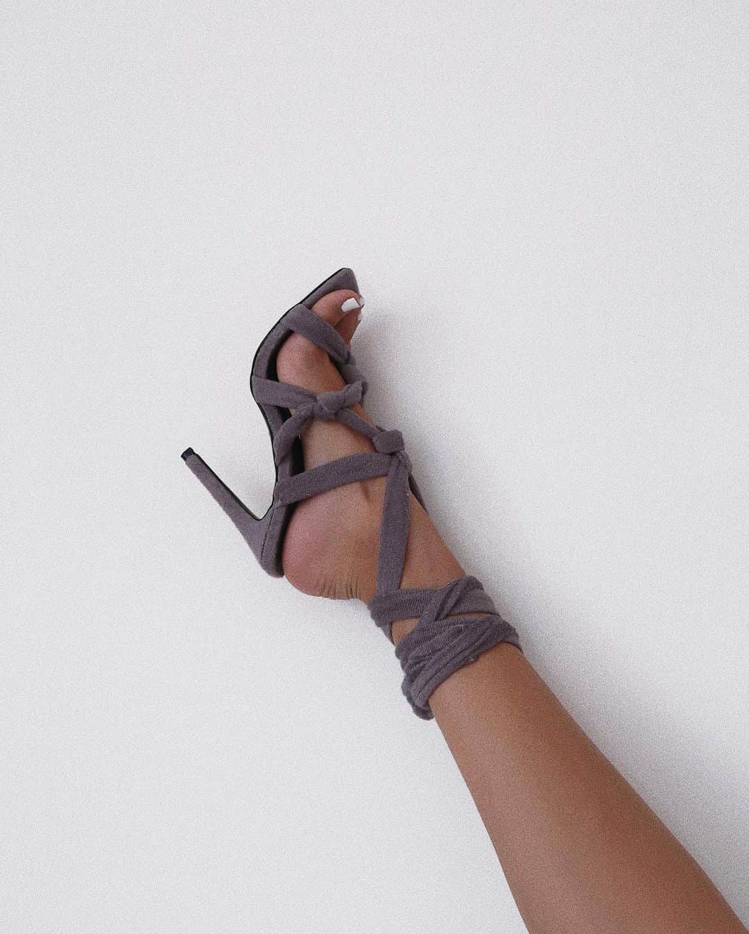 ジェイデ・ピアスのインスタグラム：「Shoes.」