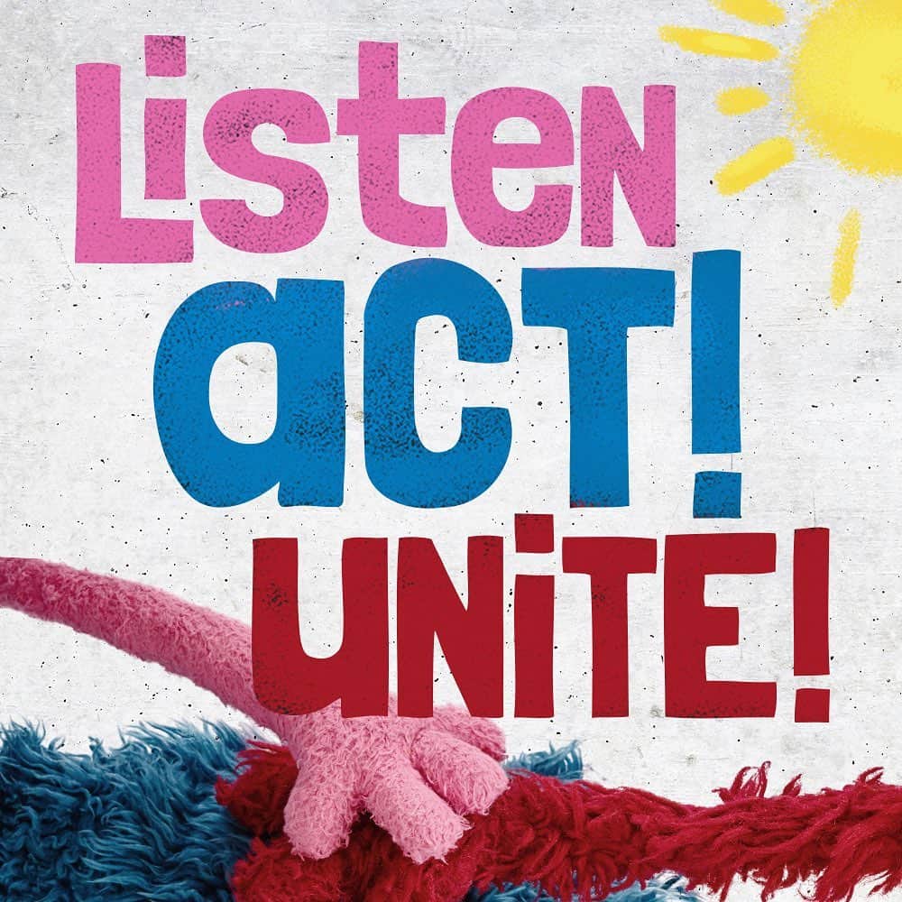 セサミストリートさんのインスタグラム写真 - (セサミストリートInstagram)「Build a better world for you and me. Let’s stand up for what is right! Listen, Act, Unite! #ComingTogether」10月17日 23時09分 - sesamestreet