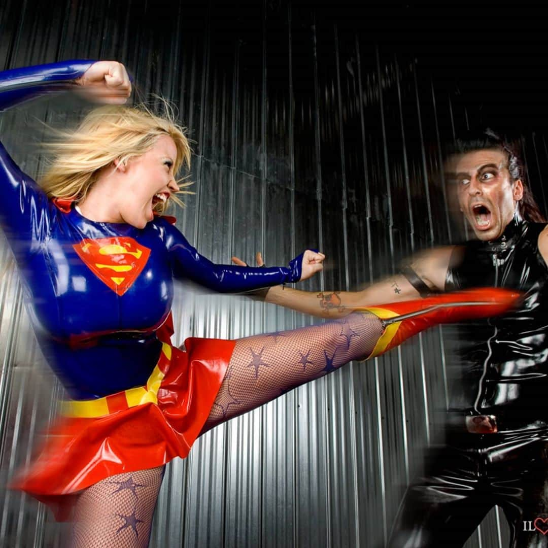 ビアンカ・ボーチャンプさんのインスタグラム写真 - (ビアンカ・ボーチャンプInstagram)「That day I dressed-up as a #latex #supergirl and kicked some AS$! 😂 💪 It's #halloween month and I post #cosplay shoots. Like it? Tell me in the comments! 💕 #comic #comicbook #hero #superhero #dccomics #dc #superman」10月17日 23時02分 - biancabeauchampmodel