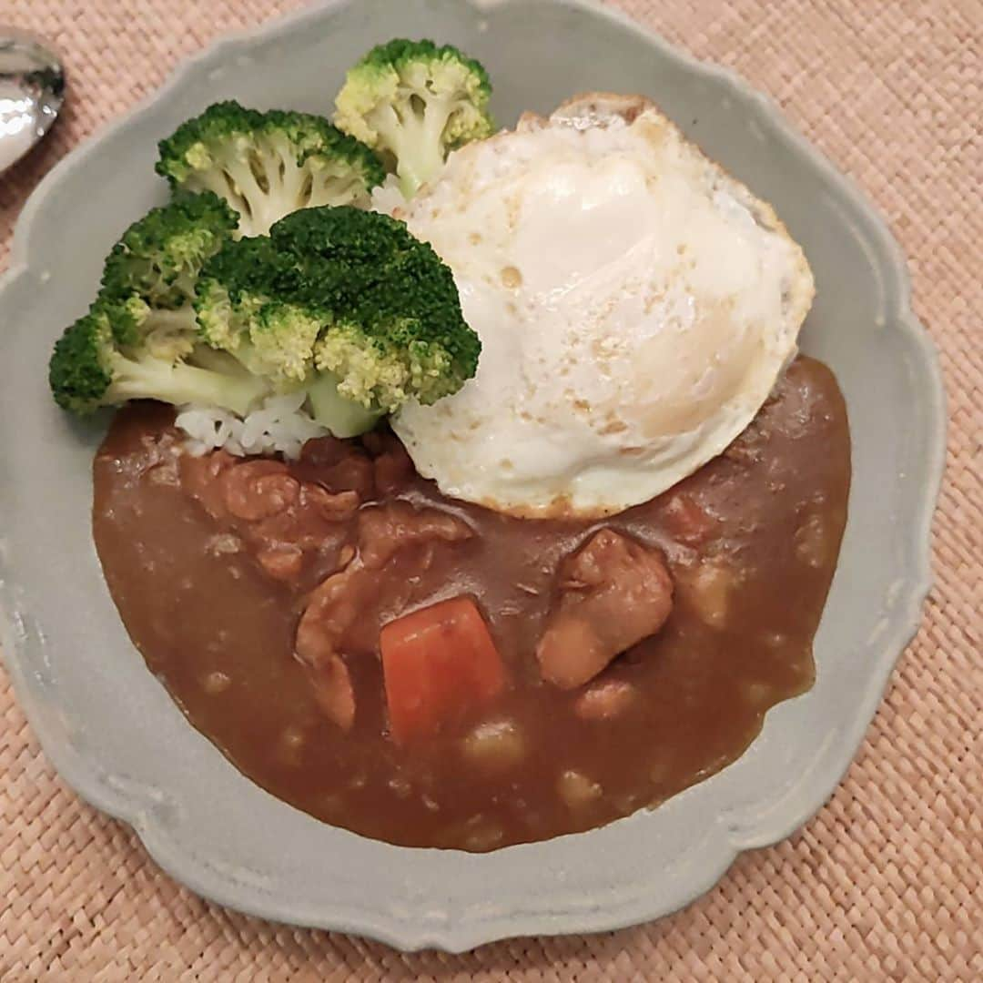 ヒビ・ティエンさんのインスタグラム写真 - (ヒビ・ティエンInstagram)「今晚我想來點甄的咖喱🍛  #HeberEats  #啵啵啵 #巫婆湯 #curry」10月17日 23時03分 - hebe_tien_0330