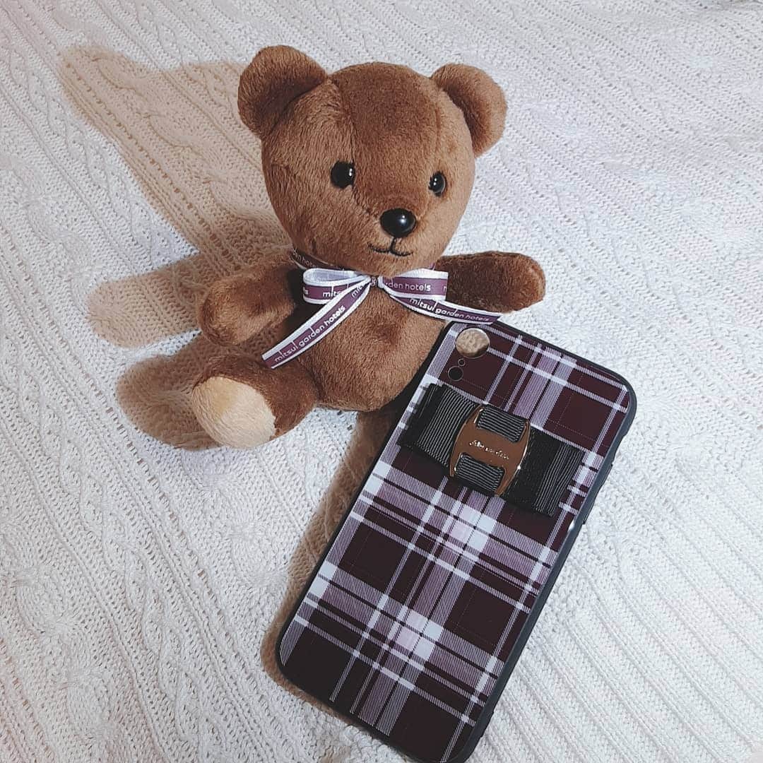 菅原京香のインスタグラム：「2020.03.17  Alamain(@alamain2018 )さんがなんと、 MAX50%OFFのAUTUMN SALE 開催中です🌟  10/17 19:00〜 10/25 23:59 までとなります🔥  ハンドメイド雑貨でめちゃめちゃかわいいデザインのiPhoneケースが沢山売ってます🌷  良かったら覗いてみてください👀💗  私は秋っぽくて可愛いチェックのケースGETした💫  CHECK >>>>> Alamain @alamain2018  #alamain#アラメイン#iPhoneケース #iPhonecase #ハンドメイド #ハンドメイド作品 #ハンドメイド作家 #ハンドメイド雑貨#プチプラ#ファッション #pr #lfl #likeforlikes」