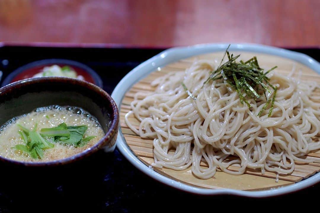 AO のインスタグラム：「とろろそばが食べたいです 今日もジム行ったし、サウナ入ったし、汗かいた！！ねる！！ #蕎麦#とろろ蕎麦」