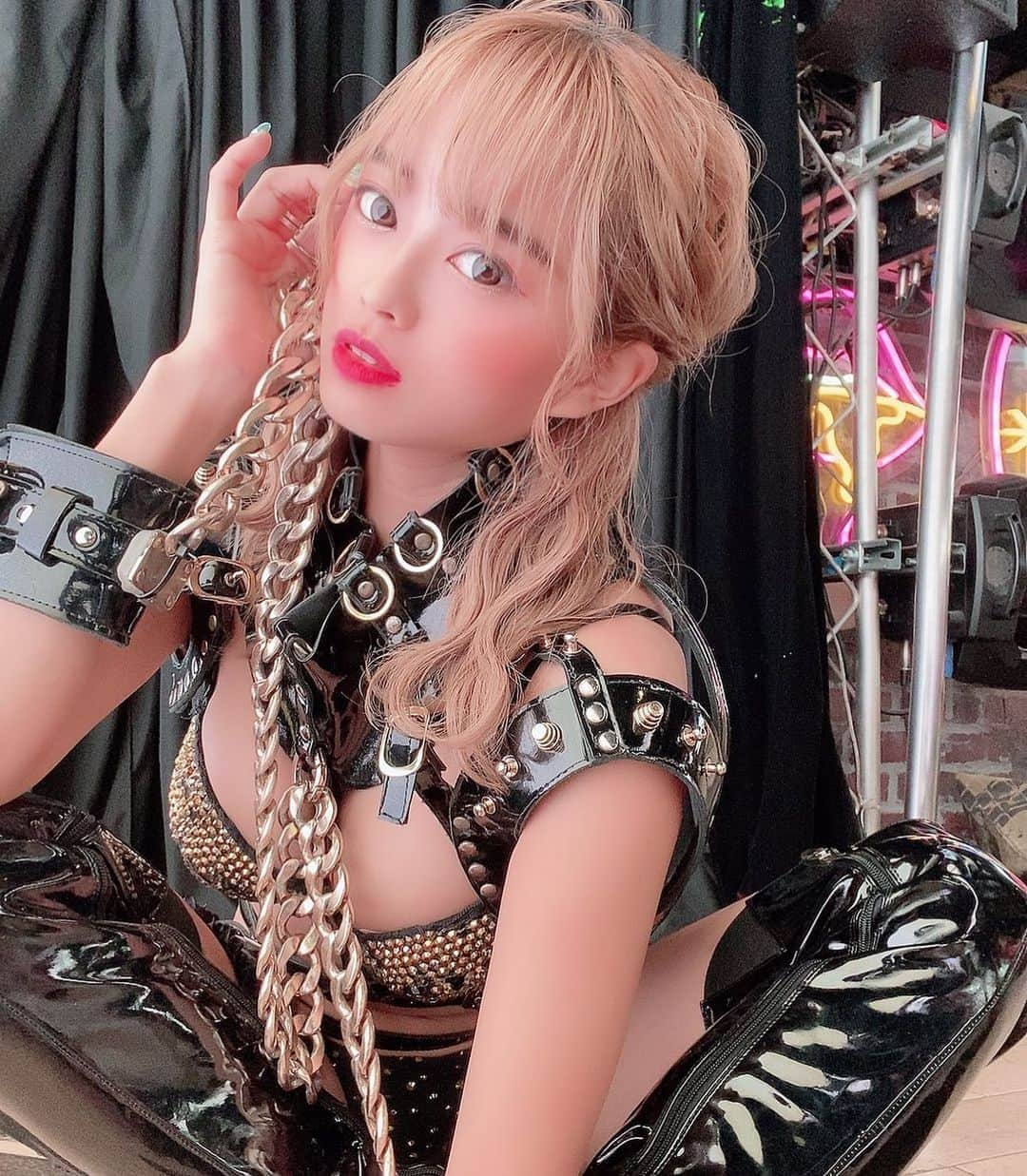 ラムさんのインスタグラム写真 - (ラムInstagram)「SM⛓ . . .  #burlesque #burlesquetokyo #バーレスク東京 #superburlesque #superburlesquetokyo #スーパーバーレスク #バーレスク東京第7世代 #六本木 #roppongi #showgirl #showdancer #ギャル  #instagram #instagood #instalike #instafashion #l4l #셀카 #셀스타그램 #셀카스타그램 #셀스타  #롯폰기 #바레스크도쿄」10月17日 23時23分 - lam_burlesque_