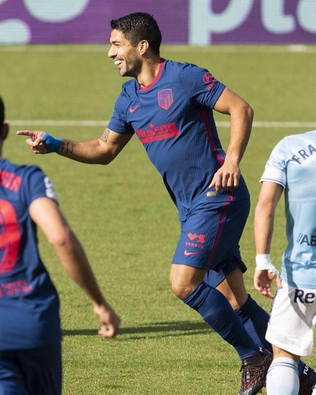 LFPさんのインスタグラム写真 - (LFPInstagram)「GOAL = HAPPINESS! 😍 🇺🇾 @luissuarez9 🇺🇾  La felicidad para Luis Suárez es marcar goles... 😍🇺🇾⚽️  #LuisSuarez #Atleti #CeltaAtleti #LaLigaSantander #LaLiga #YouHaveToLiveIt #HayQueVivirla」10月17日 23時34分 - laliga