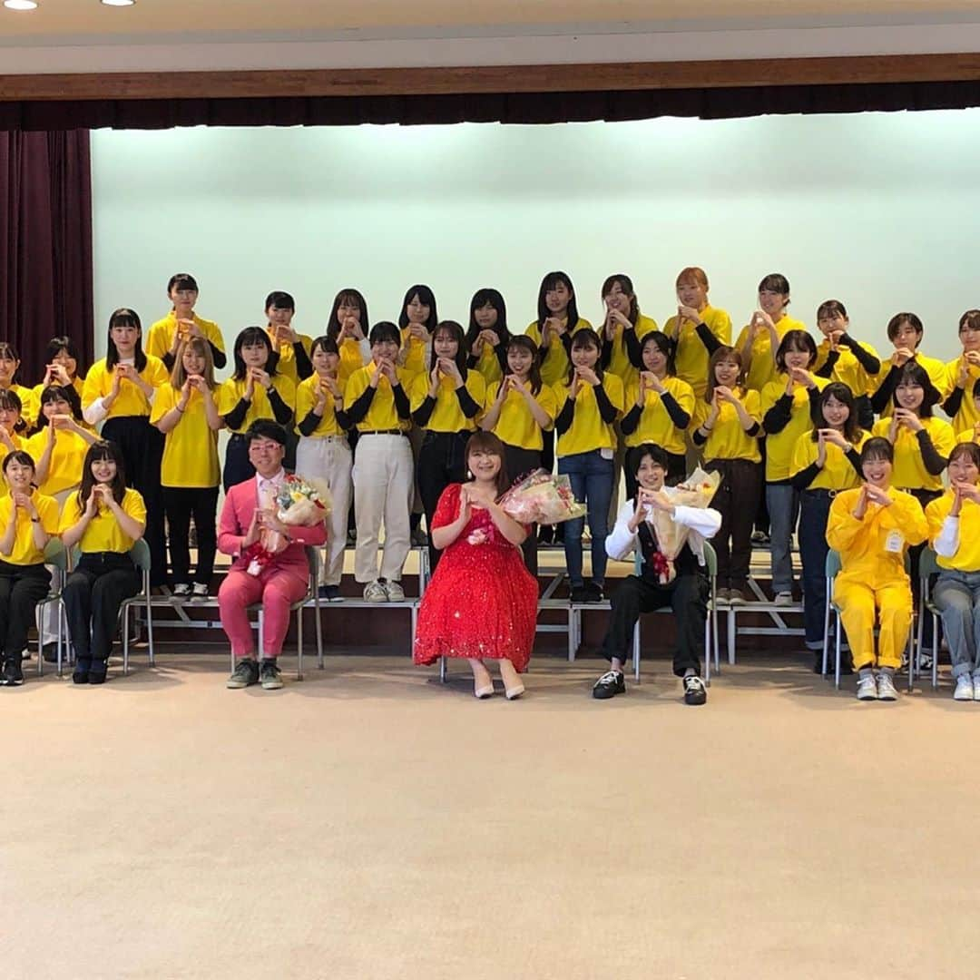 夢屋まさるさんのインスタグラム写真 - (夢屋まさるInstagram)「新見公立大学の学園祭にお邪魔しました‼️こんなご時世だけども少しでも皆さんが盛り上がれる力になれてれば幸いです🥞🥞🥞実に3ヶ月ぶりにパンケーキ食べたいやりました笑笑  #パンケーキ食べたい #やったら #息切れすごかったし #筋肉痛がしてる #体力の落ち方ぱない #だけどもすこぶる元気です」10月17日 23時43分 - yumeyamasaru