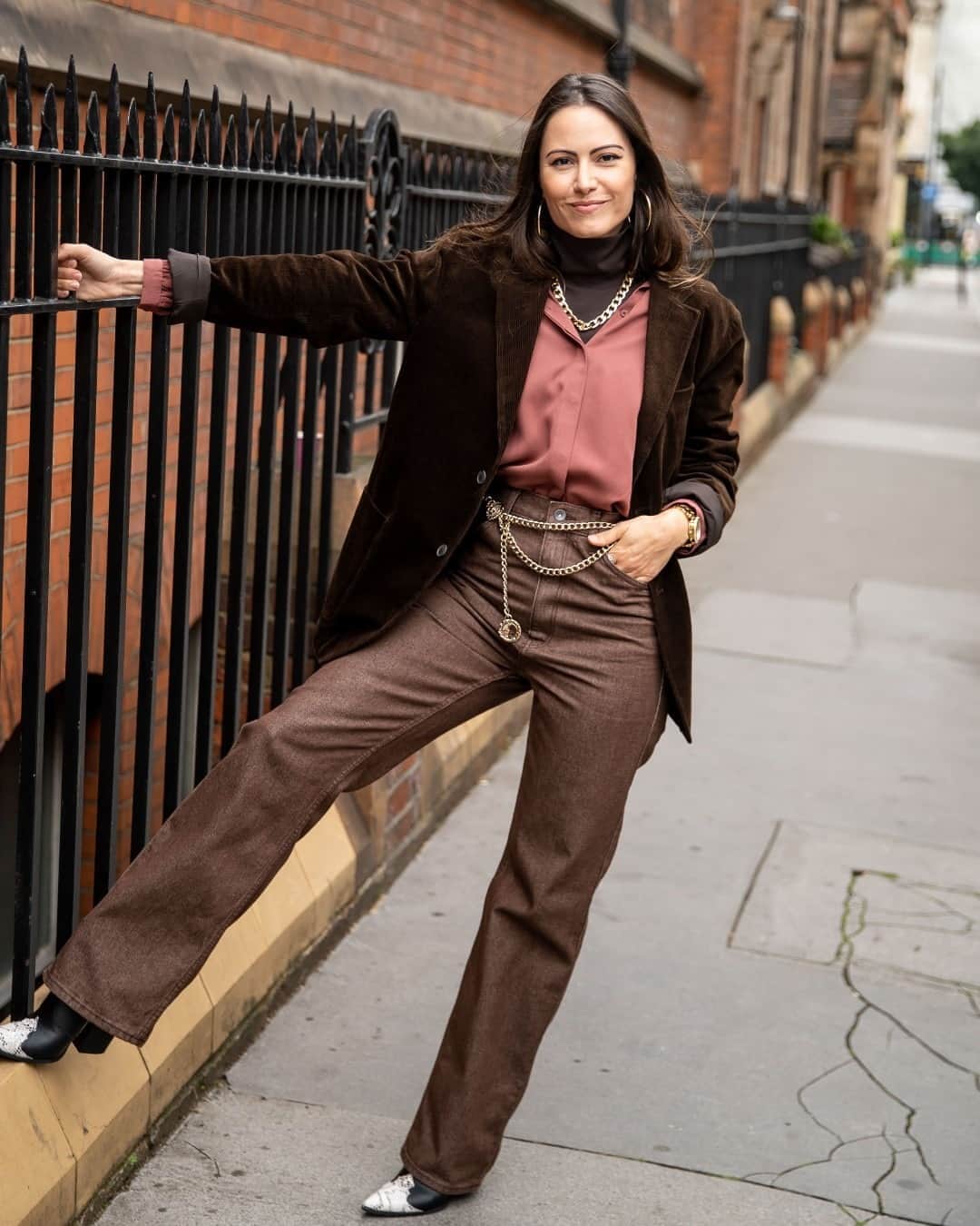 UNIQLO UKのインスタグラム：「Download the StyleHint app, post your favourite autumn/winter outfit and you could win a £200 UNIQLO voucher to spend online!」