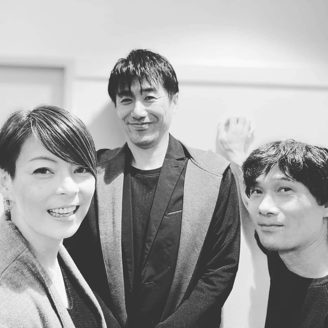 川久保秀一さんのインスタグラム写真 - (川久保秀一Instagram)「久々集合職員会議。 「課外授業」、いや「オンライン授業」になるかも？とにかくライブやります。 詳細はまた後日♪  #マリコとヒデーズ」10月18日 0時05分 - hidekazu_kawakubo