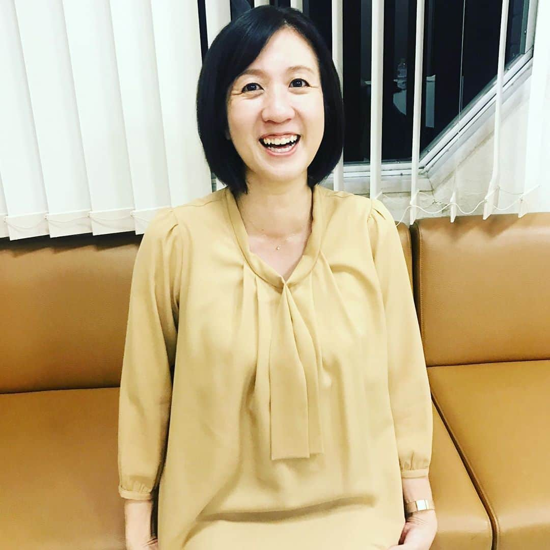 三隅有里子さんのインスタグラム写真 - (三隅有里子Instagram)「* ここ数日で一気に季節が進んで、服装選びにも困りますね😣 先週の衣装は秋らしい色のシャツ！私好みの色と形で気に入りました😍  #衣装 #いつかのコーデ #ルームズ #rooms #洋服 #シャツ #秋 #秋色 #ニュース #news #群馬 #gunma  #群馬テレビ #群テレ #gtv #アナウンサー #局アナ #局アナの仕事 #地方局で働くということ #新型コロナに負けない」10月18日 0時09分 - misumi_gtv