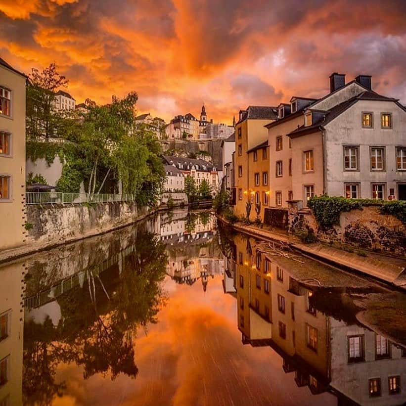 サッチン+バビのインスタグラム：「The Grand Duchy of Luxembourg is a landlocked country in Western Europe with Belgium to the west, France to the south and Germany to the east. The country is one of the smallest in the world, with castles and churches dotting its countryside. #beauty, #instatravel, #luxembourg」