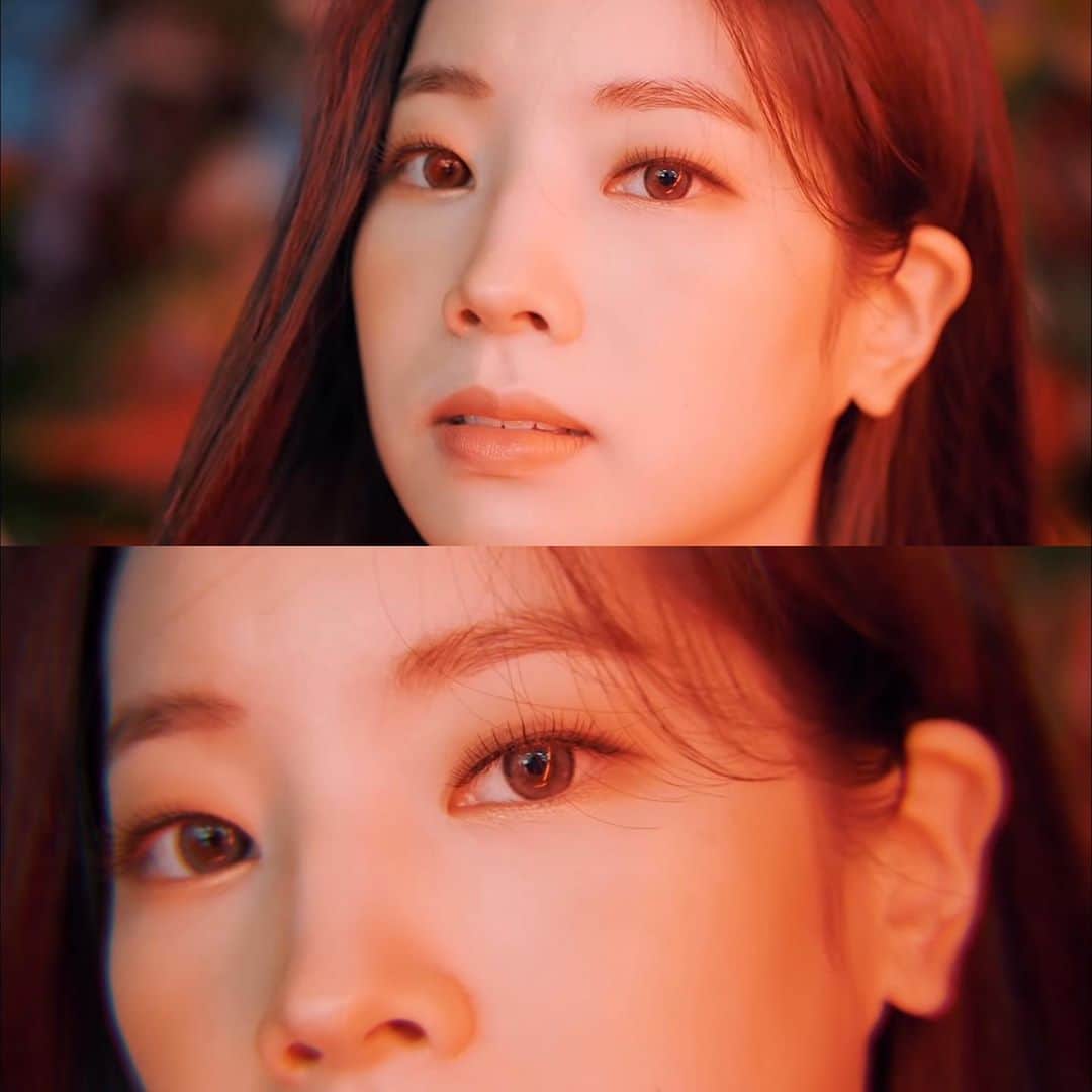 ダヒョンのインスタグラム：「DAHYUN SERVING LOOKS OMG I- 😱」