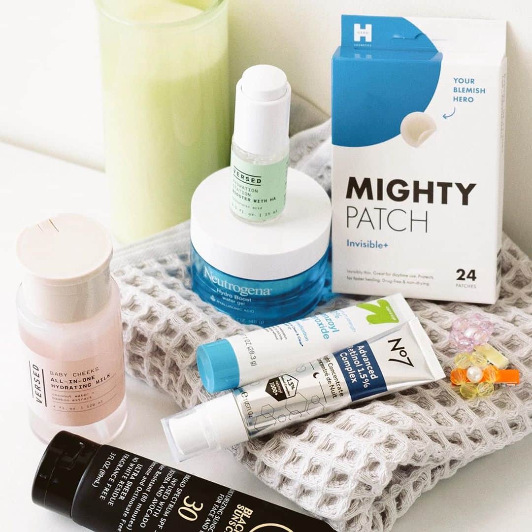 Target Styleのインスタグラム：「From breakouts to spot treatments, @OverGlowEdit shares her go-to Target skincare favorites that have helped in her journey with hormonal acne. Head to our stories for her full product breakdown. "My approach to my skin this year is to not panic, try not to fight my skin, and to listen better to what it wants. Even if that means a simpler, easier routine. ✨ " -@OverGlowEdit #TargetBeauty」