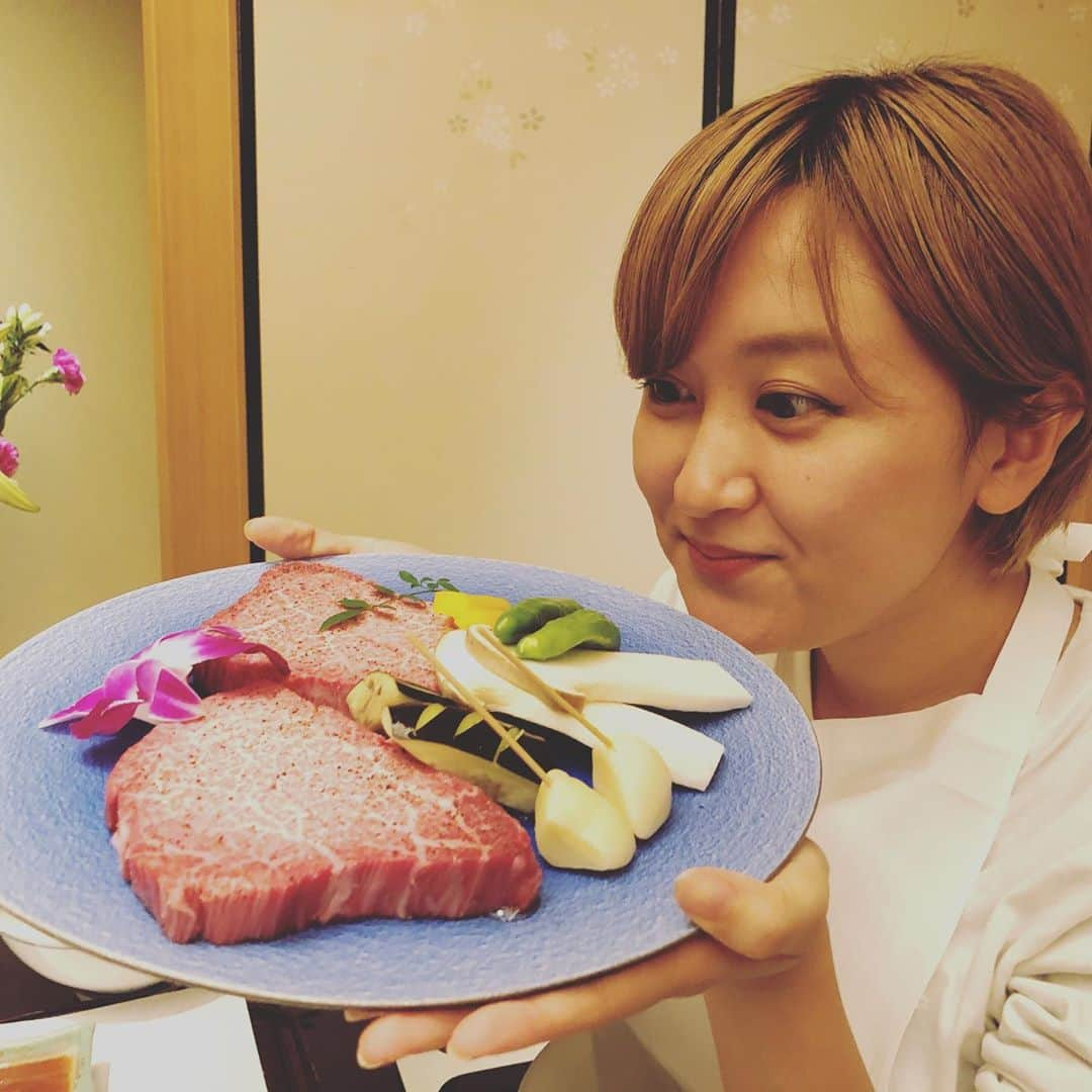 藤田崇之さんのインスタグラム写真 - (藤田崇之Instagram)「ラフターナイトグランドチャンピオン大会あざました！ オズワルドおめでとう。 #ネタ終わりスネてる伊藤 #優勝囲み取材 #旨肉打ち上げ #最高の時間 #お会計バケモン #実は僕らマイナビ賞です」10月18日 0時42分 - huaiyasanda