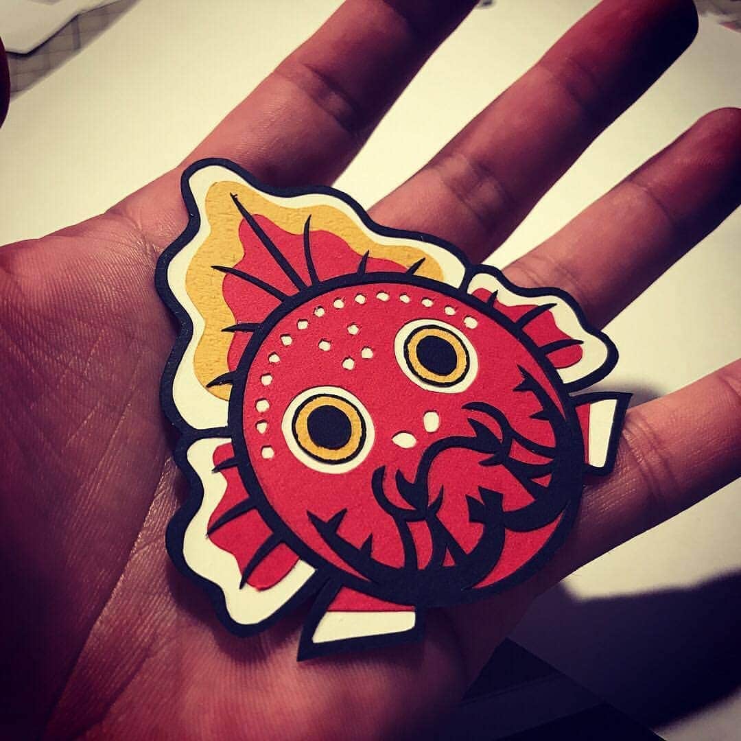 のインスタグラム：「過去作品紹介  切り絵は多くの行程をへて完成いたします。すぐには完成いたしません  納期の関係でお引き受け出来ないお問い合わせが増えております  御依頼の際はお早めにお問い合わせ下さい。  #過去 #作品 #紹介 #金魚ねぶた #金魚  #結婚 #結婚式 ﻿ #Atelier武蒼﻿﻿﻿﻿﻿﻿ #切り絵 #切絵師 #青木文明 #九州 #鹿児島 #いちき串木野  #手仕事 #紙技 #世界に一つ  #動物園と一緒に仕事がしたい ﻿﻿﻿﻿﻿﻿#生き物  #結婚式ウェルカムボード #ウェルカムボード #ブライダル #ウェディング #結婚祝い  #artgallery ﻿﻿﻿﻿ #gallery #japanart #designer #artist #kirie  御予算に応じて作品製作は対応いたします。 御気軽にご相談ください。 近々の納期の場合はお引き受け出来ない場合がございます。」