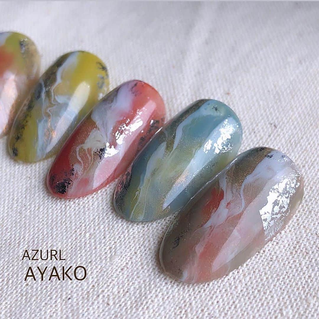 のインスタグラム：「#Repost @nailazurl_ayako ・・・ @vetro_tokyo  NEWカラー  蝣＋ ロウプラス！  466.467.468.469.470.471  渋めの大人カラー✨ アートも渋めに☺︎  #AZURL#nail#nailsalon#nailart#gel#gelnail#naildesign#gelart#アズール#ネイル#ジェル#VETRO#ベトロ#ネイル#ネイルアート#ジェル#アート#ファッション#デザイン#ネイルデザイン#岩手#奥州#vetro_tokyo#美甲#写ネイル#カラフル#カラフルネイル」