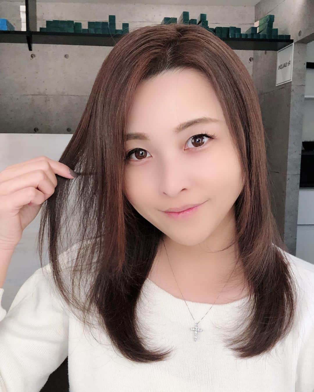 mikaさんのインスタグラム写真 - (mikaInstagram)「♥︎︎∗︎*ﾟ ヘアメンテ💇‍♀️✨ ． 前回はじめてやったミネコラトリートメントに感動しすぎて、@rrsalon_ にまた行ってきたよ！ ． 今回もサラ艶に超絶感動🥰 ほんと凄すぎて大満足♡♡♡ @chisaki_inoue ありがとうございました❣️ ． ． やっぱり気になるお店って行くべきだね😆 ． ． #美容院 #ヘアサロン #美容day #ミネコラ #ミネコラトリートメント #トリートメント #サファイヤrhasトリートメント #ゴルフ女子 #美髪 #艶髪 #艶髪トリートメント #美容好きな人と繋がりたい #青山 #南青山 #rrsalon」10月18日 11時03分 - _mika.___