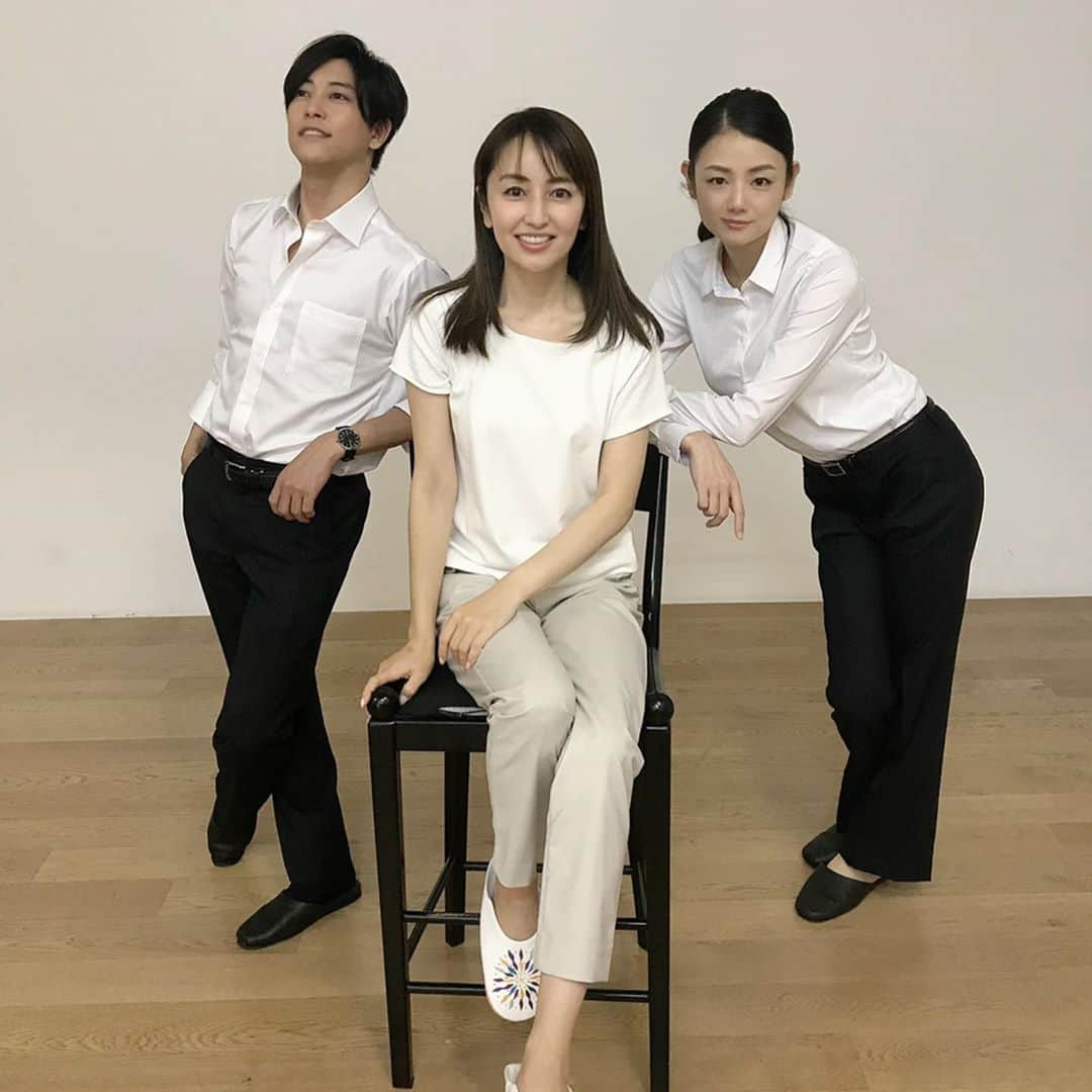 矢田亜希子さんのインスタグラム写真 - (矢田亜希子Instagram)「【オンエア】 2020年10月19日(月)20：00〜21：54 テレビ東京　月曜プレミア8 今野敏サスペンス『呪縛　警視庁強行犯係・樋口顕』  いよいよ第8弾明日放送です！ 大好きな内藤剛志さんと佐野史郎さん、そして佐野岳くんと片山萌美ちゃんと‼︎ ぜひご覧ください‼︎ #今野敏 さん#今野敏サスペンス #樋口顕#樋口顕シリーズ#呪縛#第8弾#第9弾も決定#児玉組#3人ではしゃぎながらたくさん写真撮ってたよw#可愛い2人と#スタイルよすぎな2人#テレビ東京 #月曜プレミア8」10月18日 11時03分 - akiko_yada