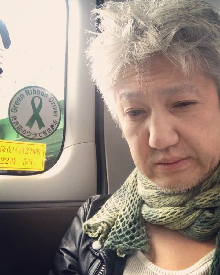 イマイアキノブのインスタグラム：「༯ 歌舞伎町 ありがとう 昼になっちまったが 綺麗に帰宅中  #imaiakinobu  #イマイアキノブ」