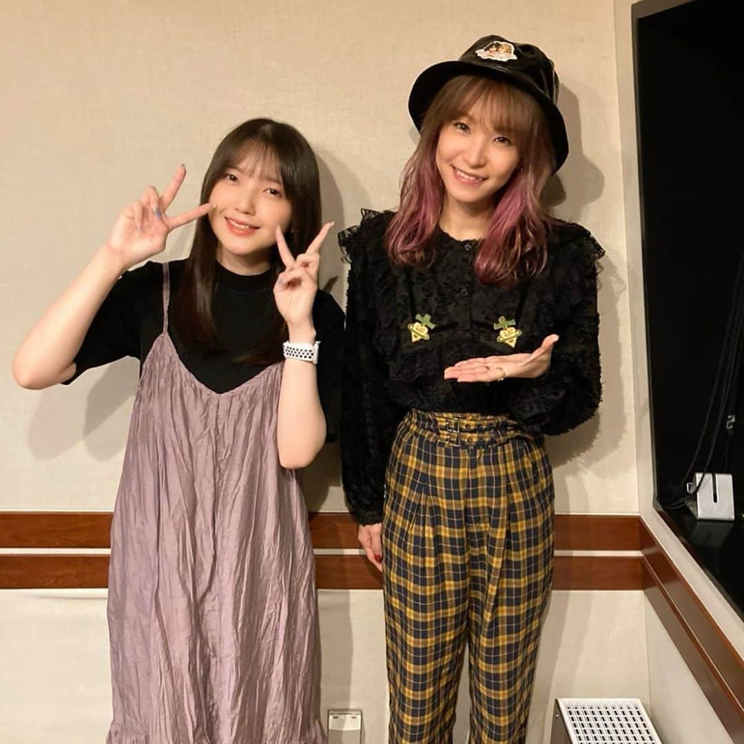 LiSAさんのインスタグラム写真 - (LiSAInstagram)「おはよー☀︎ 今日はTOKYO FM（全国37局ネット）13:00から「Monthly Artist File-THE VOICE-」に鬼頭明里さんが、来てくれます👹　#鬼滅の刃 ほお話しや鬼頭さんの音楽のお話しさせていただきました👹この後きいてねーっ👹 @kitoakari_staff  tfm.co.jp/maf/ #LiSA #tokyofm #レオナイン #炎」10月18日 11時11分 - xlisa_olivex