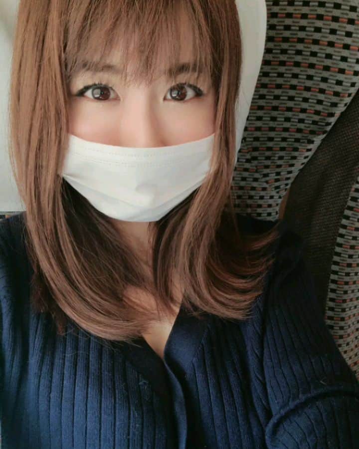 のインスタグラム：「天気が良くて良かったな😊😊﻿ ﻿ ﻿ #大阪#名古屋#京都#熱海#静岡﻿ ﻿ ﻿ ﻿ ﻿﻿ ﻿﻿﻿﻿﻿﻿﻿﻿﻿﻿﻿﻿﻿﻿﻿﻿﻿ 17ライブというライブ配信アプリをしています❤️﻿﻿﻿﻿﻿﻿﻿﻿﻿﻿﻿﻿﻿﻿﻿﻿﻿ アプリをダウンロードしていただいて﻿﻿﻿﻿﻿﻿﻿﻿﻿﻿﻿﻿﻿﻿﻿﻿﻿ ようこ❤️🌸❤️🌸﻿﻿﻿﻿﻿﻿﻿﻿﻿﻿﻿﻿﻿﻿﻿﻿﻿ と検索していただくと見れます✨﻿﻿﻿﻿﻿﻿﻿﻿﻿﻿﻿﻿﻿﻿﻿﻿﻿ 19時頃から配信してます。﻿﻿﻿﻿﻿﻿﻿﻿﻿﻿﻿﻿﻿﻿﻿﻿﻿ おうち時間にぜひ🤭﻿﻿﻿﻿﻿﻿﻿﻿﻿﻿﻿﻿﻿﻿﻿﻿﻿ #ライブ配信#配信﻿﻿﻿﻿﻿﻿﻿﻿﻿﻿﻿﻿﻿﻿﻿﻿﻿ #アプリ#17ライブ﻿﻿﻿﻿﻿﻿﻿﻿﻿ ﻿﻿﻿﻿﻿﻿﻿﻿﻿ #グラビア#インスタグラビア﻿﻿﻿﻿﻿﻿﻿﻿#綺麗になりたい﻿﻿﻿﻿﻿﻿ #セクシー#sexy#笑顔#ダイエット﻿﻿﻿﻿﻿﻿﻿﻿﻿﻿﻿﻿﻿﻿﻿﻿﻿ #diet#美容#美容好きな人と繋がりたい﻿﻿﻿﻿﻿﻿﻿﻿﻿﻿﻿﻿﻿﻿ #お尻#尻#hip#インフルエンサー」