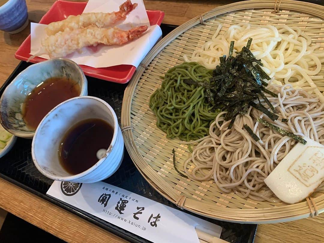 のインスタグラム：「この間、お母さんと開運そばを食べに行きました！！ とっても美味しくて開運した気がする🙄笑笑 #浜浦彩乃 #開運そば」