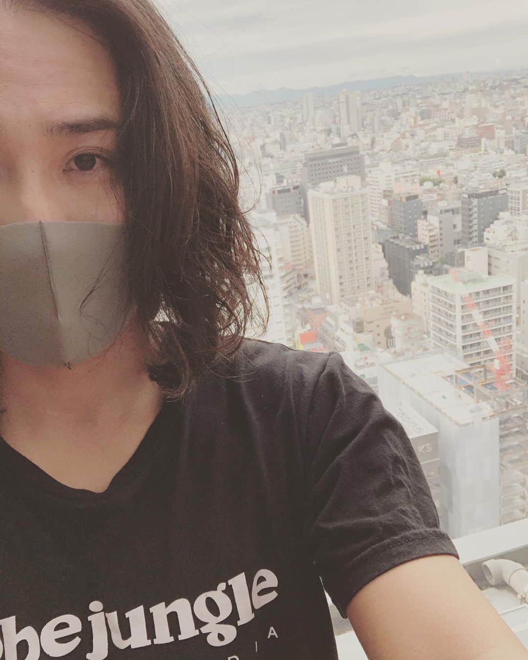 のインスタグラム：「朝から天空ジムで軽くトレーニング💪  これからサウナ！  日曜日張り切っていこー！  #フィットネス男子部 #日曜日よりの使者  #整うその日まで」
