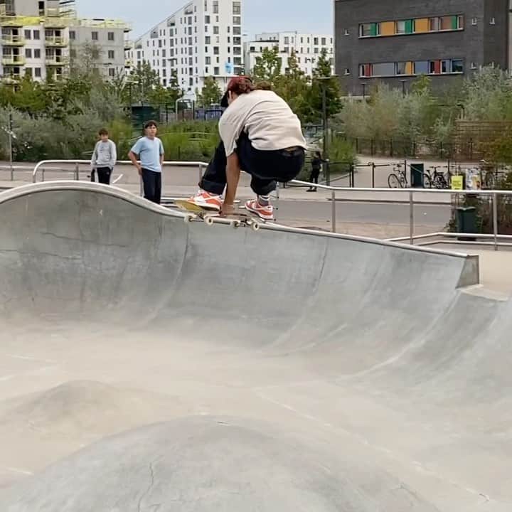 スラッシャーのインスタグラム：「@oski back home 🤩 📱: @baeonci」