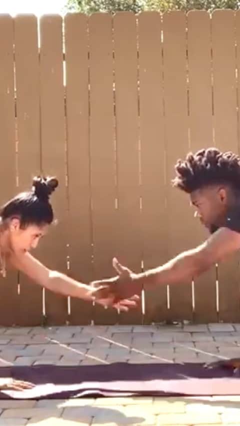 シェネルのインスタグラム：「This is my first and who knows maybe my last but we seriously are in different times right now.. we’re staying healthy and staying safe.. getting our workouts in is not impossible but def harder motivation wise.. but days like this makes it a lil more fun sticking it out together. @gmadison4   #QuaranTEAM #ALLDAY #pregnancy #fitness #fitmom #fitcouples #couplegoals #getinspired」