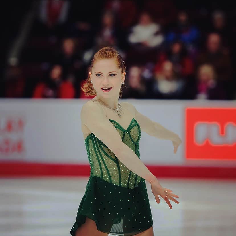 ナターシャ・ピュリッチのインスタグラム：「Miss this feeling. #somedaysoon #competitionice」