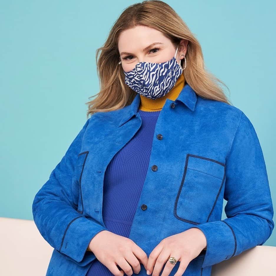 のインスタグラム：「Head over to the @impowerus account for a ✨GIVEAWAY✨  to celebrate our growing iMPOWER community we’re hosting our first giveaway! for a free @impowerus face mask! here’s how to enter: 1️⃣ tag 2 friends who iMPOWER you 2️⃣ double tap ❤️ this picture 3️⃣ share this post in your story for an extra entry 4️⃣ follow @impowerus on Instagram  two winners will be chosen at random on 10/21! you can enter as many times as you’d like to increase your chances! good luck 🍀  #giveaway #facemask」
