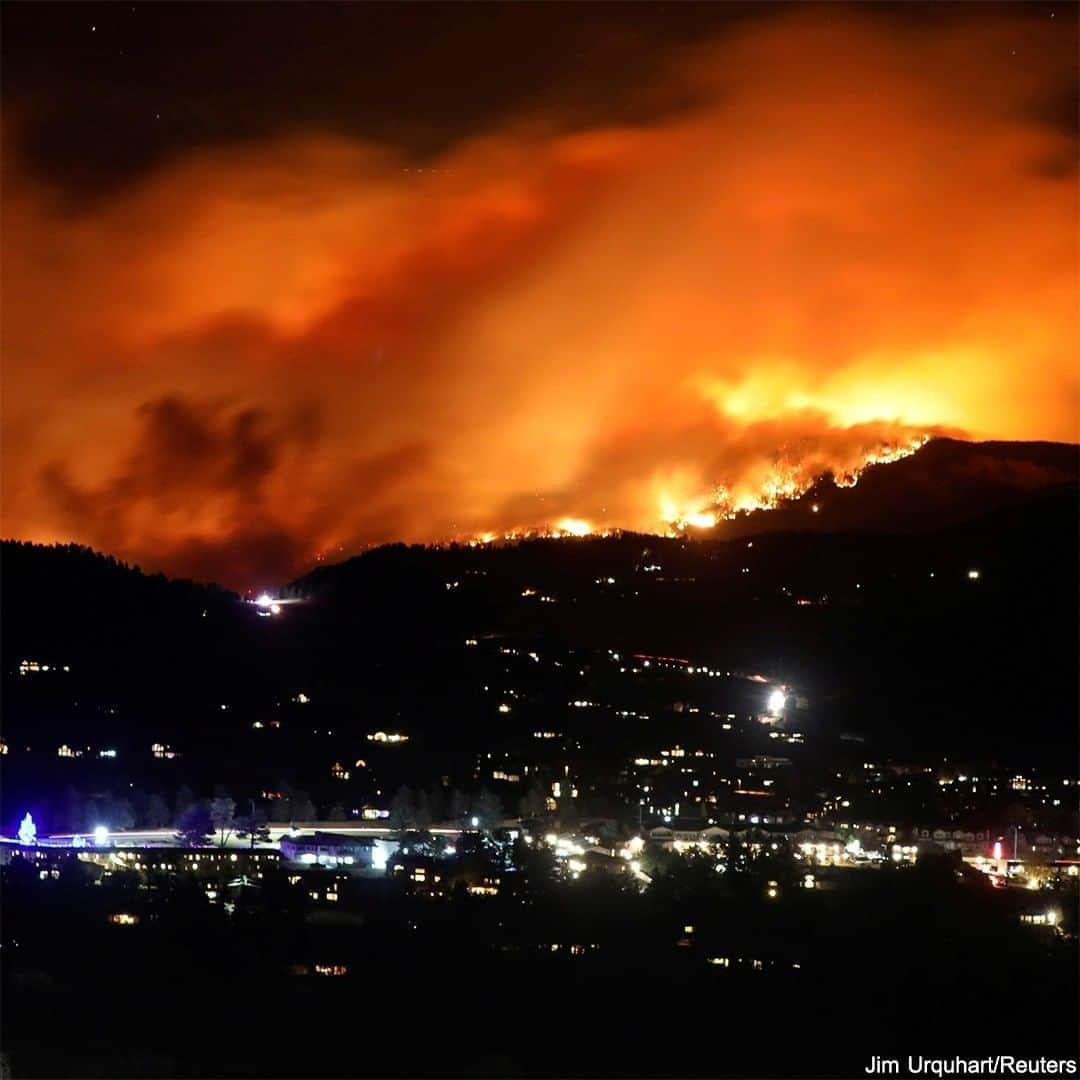 ABC Newsさんのインスタグラム写真 - (ABC NewsInstagram)「The Cameron Peak Fire that has been burning in Colorado for more than a month is the largest in state history. Having scorched more than 187,000 acres and only 57% contained, firefighters continue battling the blaze. #cameronpeakfire #colorado #firefighting #us」10月18日 3時31分 - abcnews