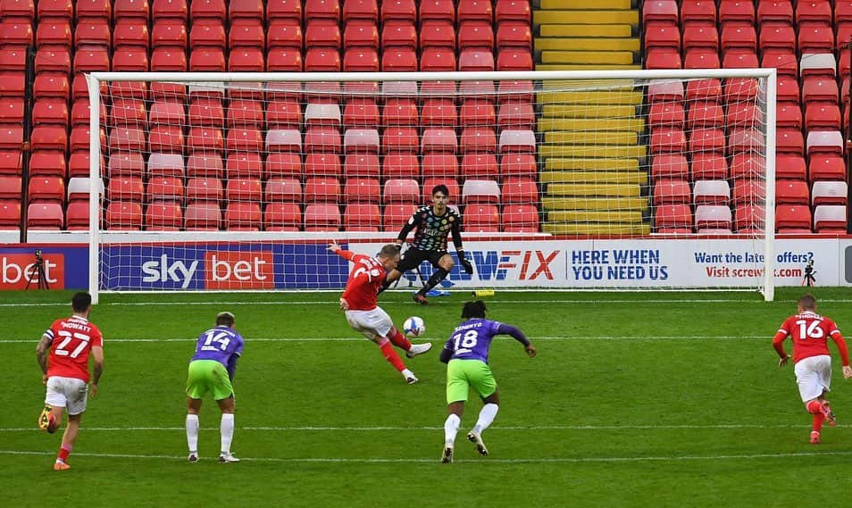 コーリー・ウッドローのインスタグラム：「Great team performance and result today 🙌🏻 Didn’t enjoy that 10min wait before the penalty 😰🔴⚪️」