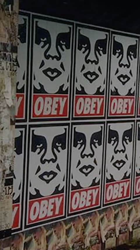 Shepard Faireyのインスタグラム：「Check out this recent conversation between me and Sebastien Lepinard for @836m_art, featuring special guests Jane Fonda, Annie Leonard from @greenpeace and Simone Johnson from @futurecoalition, where we speak about my art activism and the “inside outside” strategy. There’s only 17 days left until #ElectionDay… let’s get out the vote! -Shepard」