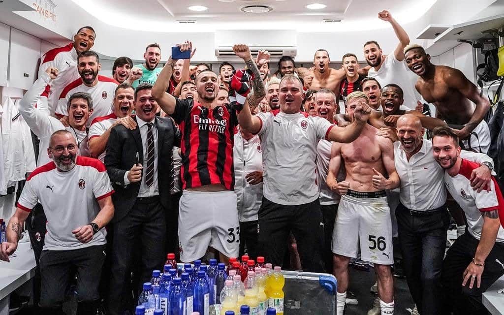 ジャンルイジ・ドンナルンマのインスタグラム：「TEAM 💪🏼 4️⃣su4️⃣ #InterMilan #ForzaMilan 🔴⚫️」