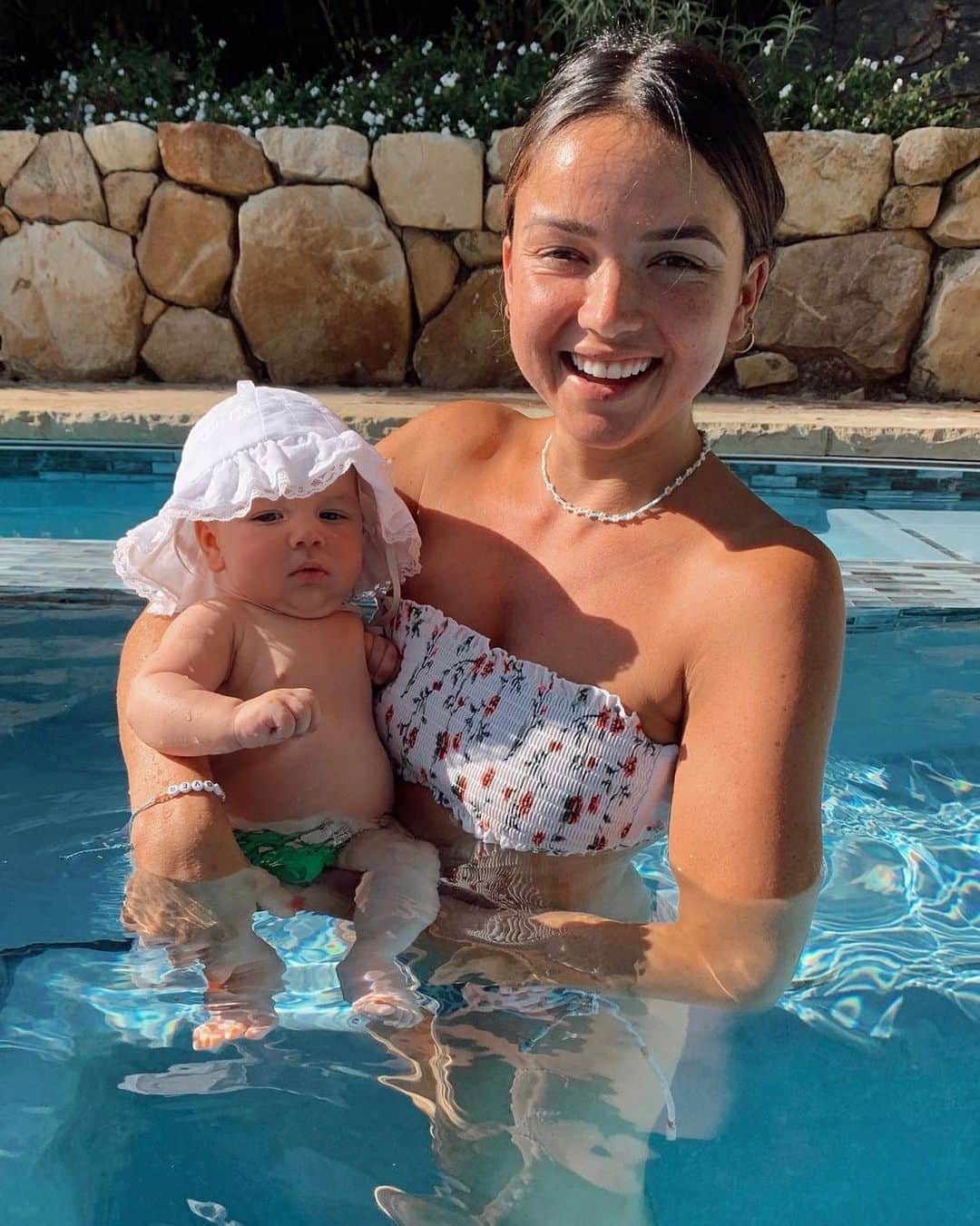 People Magazineさんのインスタグラム写真 - (People MagazineInstagram)「#TheBachelor alum Bekah Martinez is speaking out after she was criticized for a photo of her 3-month-old son wearing a bow. When some social media users questioned why Martinez dressed her child in a "girly" bow, the mom of two responded on her Instagram Story, saying everyone should "normalize" not conforming to gender-based constructs: "I want to challenge people's ideas of what's right or wrong, or what you should or shouldn't do.” Tap the link in bio for the full story and photo. #Regram @bekah」10月18日 5時02分 - people