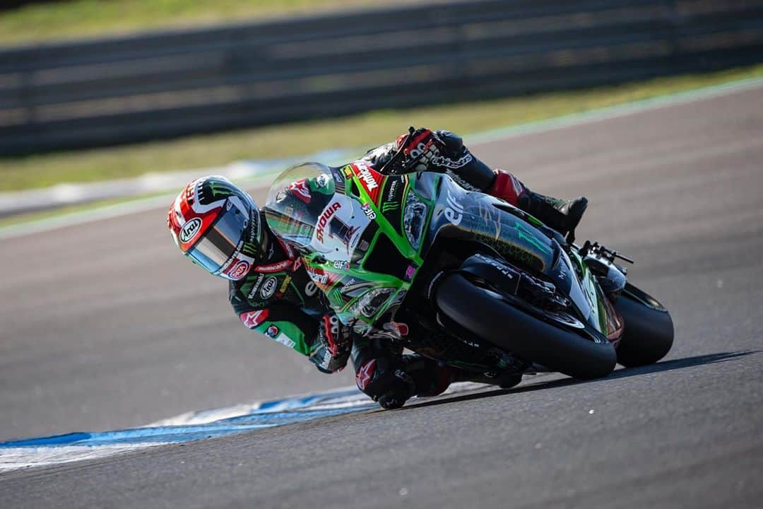 モンスターエナジーさんのインスタグラム写真 - (モンスターエナジーInstagram)「@jonathan_rea wins his SIXTH WorldSBK title in a row!! 🏆All as an official Kawasaki rider. Congratulations, Jonathan!  #WorldSBK #Motorsport #Motorcycle #Racing #MonsterEnergy」10月18日 5時35分 - monsterenergy