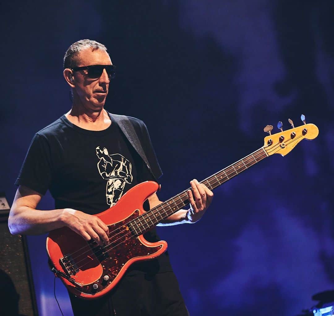 のインスタグラム：「Happy Birthday @pino_palladino_official_ !! Celebrating both your otherworldly talent and your wonderful soul! ♥️ (📷: @daniel )」