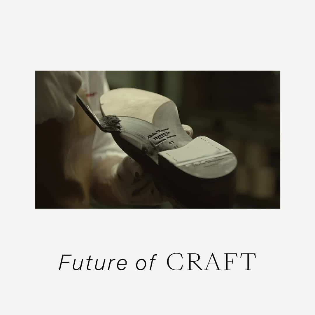 サルヴァトーレ・フェラガモのインスタグラム：「An impeccable blend of tradition and modernity, the Tramezza shoe construction reflects the refinement and timelessness of a house spanning almost a century. The traditional handcrafting process combines with the cutting-edge technology of Microsoft and Hevolus to create the Future of Craft in an exclusive Made-To-order service available in 24 boutiques worldwide. Customize your own pair of Tramezza shoes through the link in bio.」