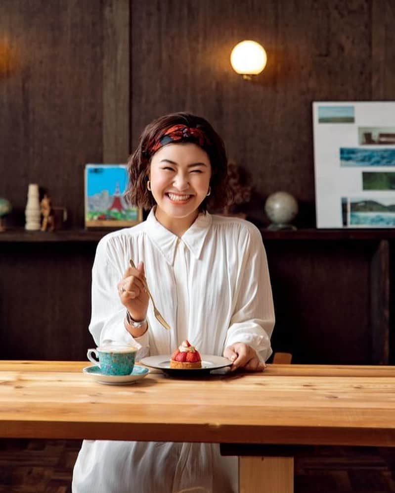 のインスタグラム：「. . . 少し前のお仕事🥳 婦人画報さんで色々な素敵な お店にお邪魔したのよ🥺❤️ . . . #1日1投稿  #婦人画報 @fujingahojp  #お店 #浅草 #おしゃれ #スイーツ #日本茶 #お茶 #コーヒー #珈琲 #村上佳菜子 #kanakomurakami #figureskater #figureskating」