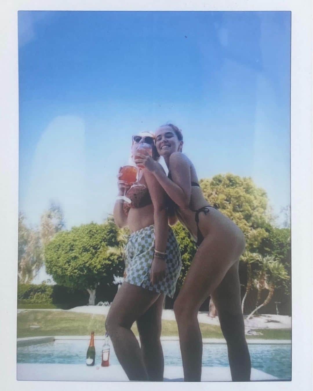 ゾーイ・ドゥイッチのインスタグラム：「*has a good day once*」