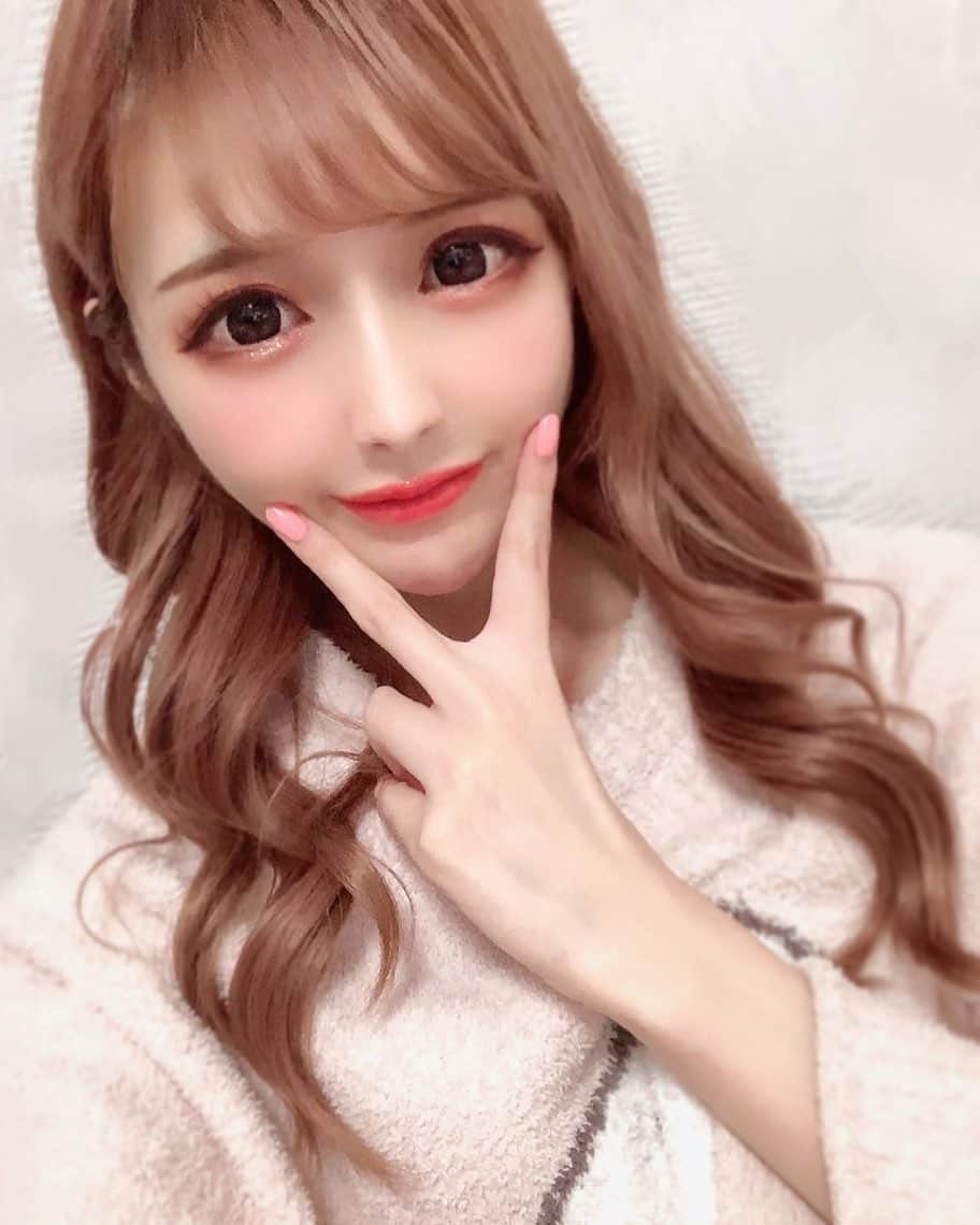のインスタグラム：「. 不眠症💭 . . . . . #キャバ嬢#キャバクラ#キャバ#ラウンジ嬢#ホスト#北新地#六本木#歌舞伎町#銀座#ミナミ#錦#中洲#すすきの#いいねしてくれた人で気になった人フォロー#フォローミー#いいね返し#フォロー返し#自撮り女子#like4likes#followme」