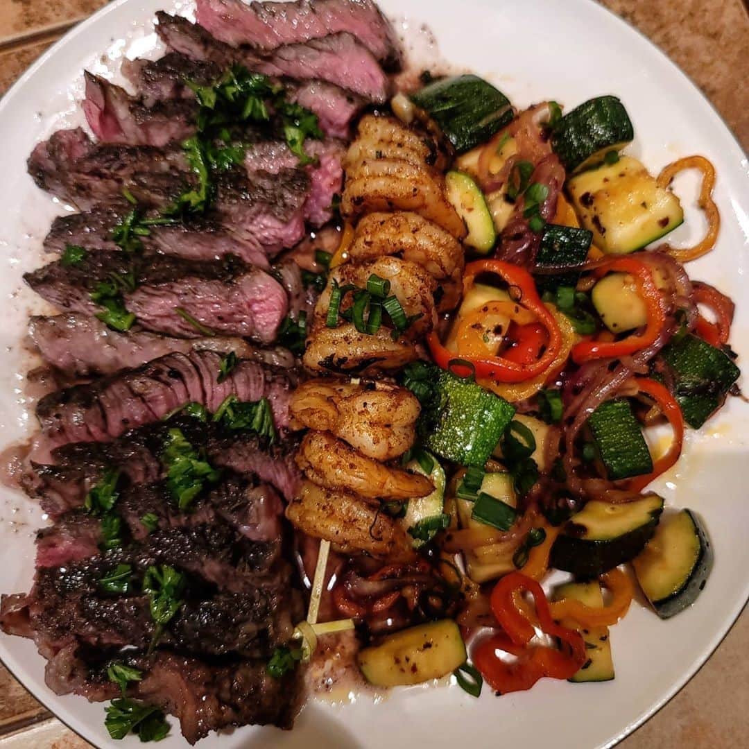 Flavorgod Seasoningsさんのインスタグラム写真 - (Flavorgod SeasoningsInstagram)「Black'N Ribeye steak with a red wine sauce!!! by customer @roarbertoe⁠ 😭😭🔥🔥🔥🤤👀⁠ .⁠ Veggies are seasoned with @flavorgod "GARLIC LOVERS"!⁠ .⁠ Add delicious flavors to any meal!⬇⁠ Click the link in my bio @flavorgod⁠ ✅www.flavorgod.com⁠ -⁠ Flavor God Seasonings are:⁠ ✅ZERO CALORIES PER SERVING⁠ ✅MADE FRESH⁠ ✅MADE LOCALLY IN US⁠ ✅FREE GIFTS AT CHECKOUT⁠ ✅GLUTEN FREE⁠ ✅#PALEO & #KETO FRIENDLY⁠ -⁠ #food #foodie #flavorgod #seasonings #glutenfree #mealprep #seasonings #breakfast #lunch #dinner #yummy #delicious #foodporn」10月18日 8時01分 - flavorgod