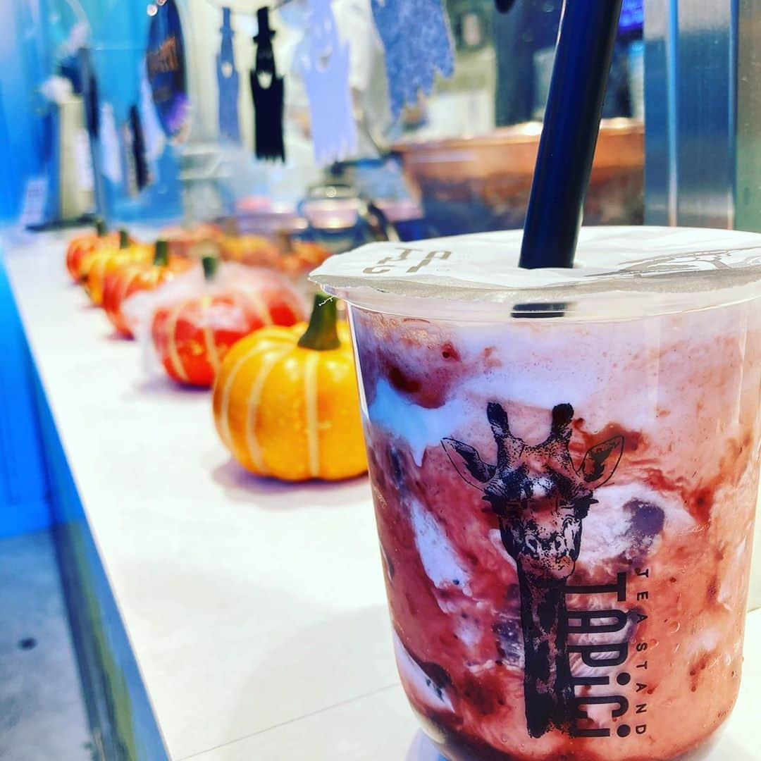 TAPICIさんのインスタグラム写真 - (TAPICIInstagram)「﻿ ベリーベリー ハロウィン🍓🎃👻﻿ ﻿ 10月1日〜31日までのSpecial drink🥤💝﻿ まだの方はお早めに…☺️✨﻿ ﻿ 今なら可愛いハロウィンストロータグが、無料で貰えちゃいます🎁﻿ ﻿ ﻿ #タピチ #タピチティースタンド #ティースタンド #ドリンク #ドリンクスタンド #ハロウィン #ベリー #テイクアウト #タピオカ #キリン #ミルクフォーム #チーズミルクフォーム #🥛 #tapici #tapioca #teastand #cheese #drink #tea﻿」10月18日 9時07分 - pablo_cheese_tart_japan