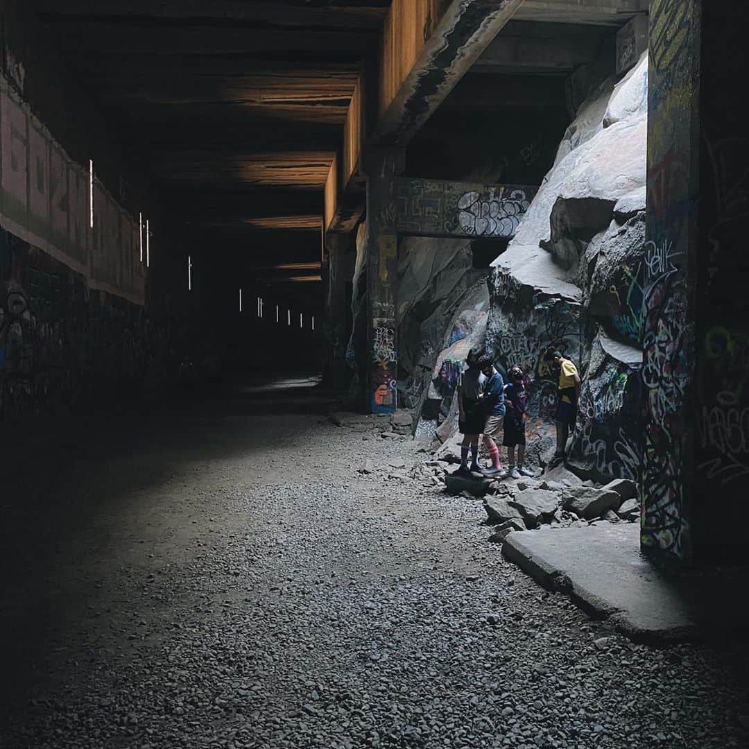 Daniel Waldronのインスタグラム：「Exploring Tunnels」