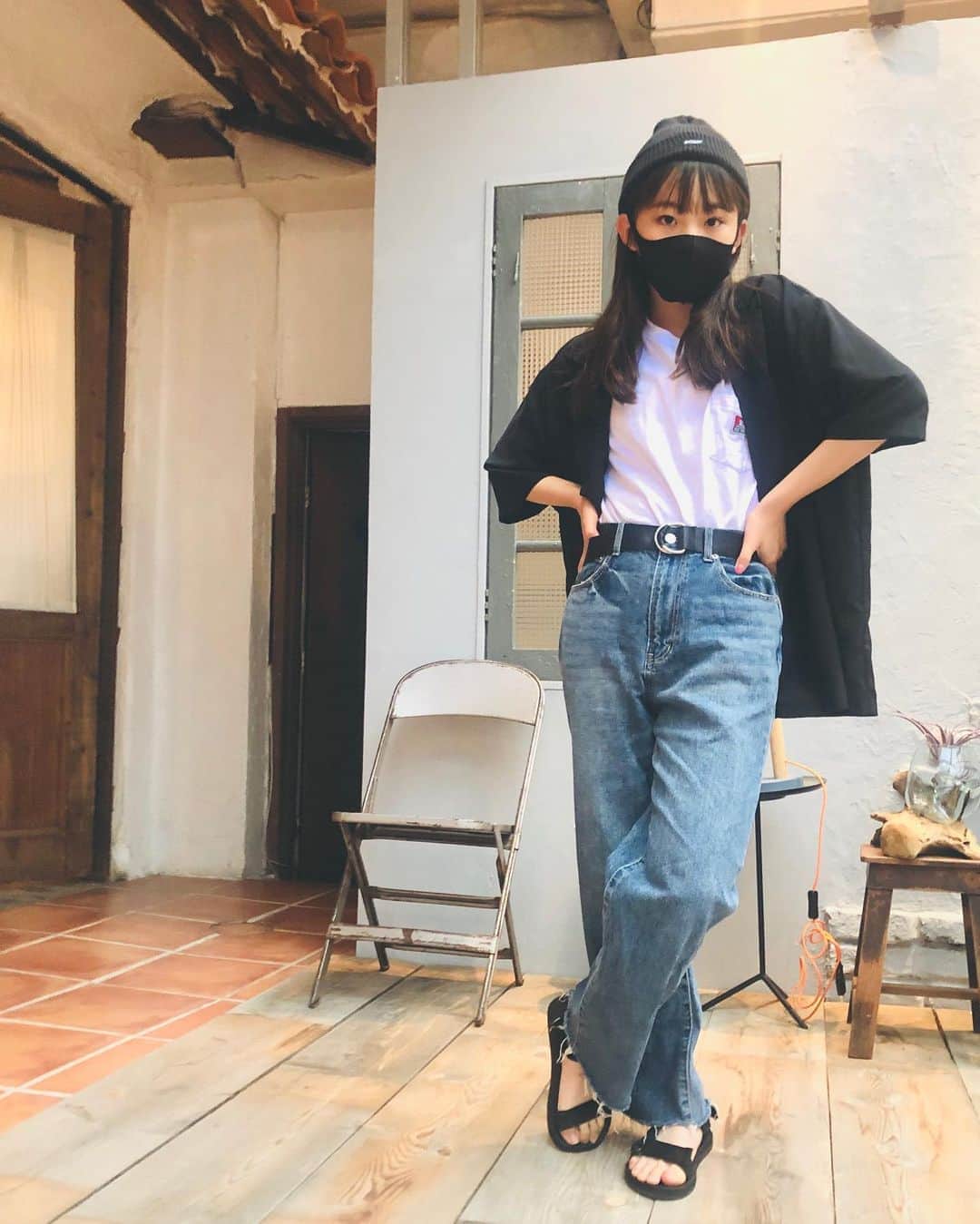 ニコ☆プチのインスタグラム：「🖤 おしゃココ~~🥰 夏の私服☁️☁️ . . #黒マスク似合うひと #井口虹姫」