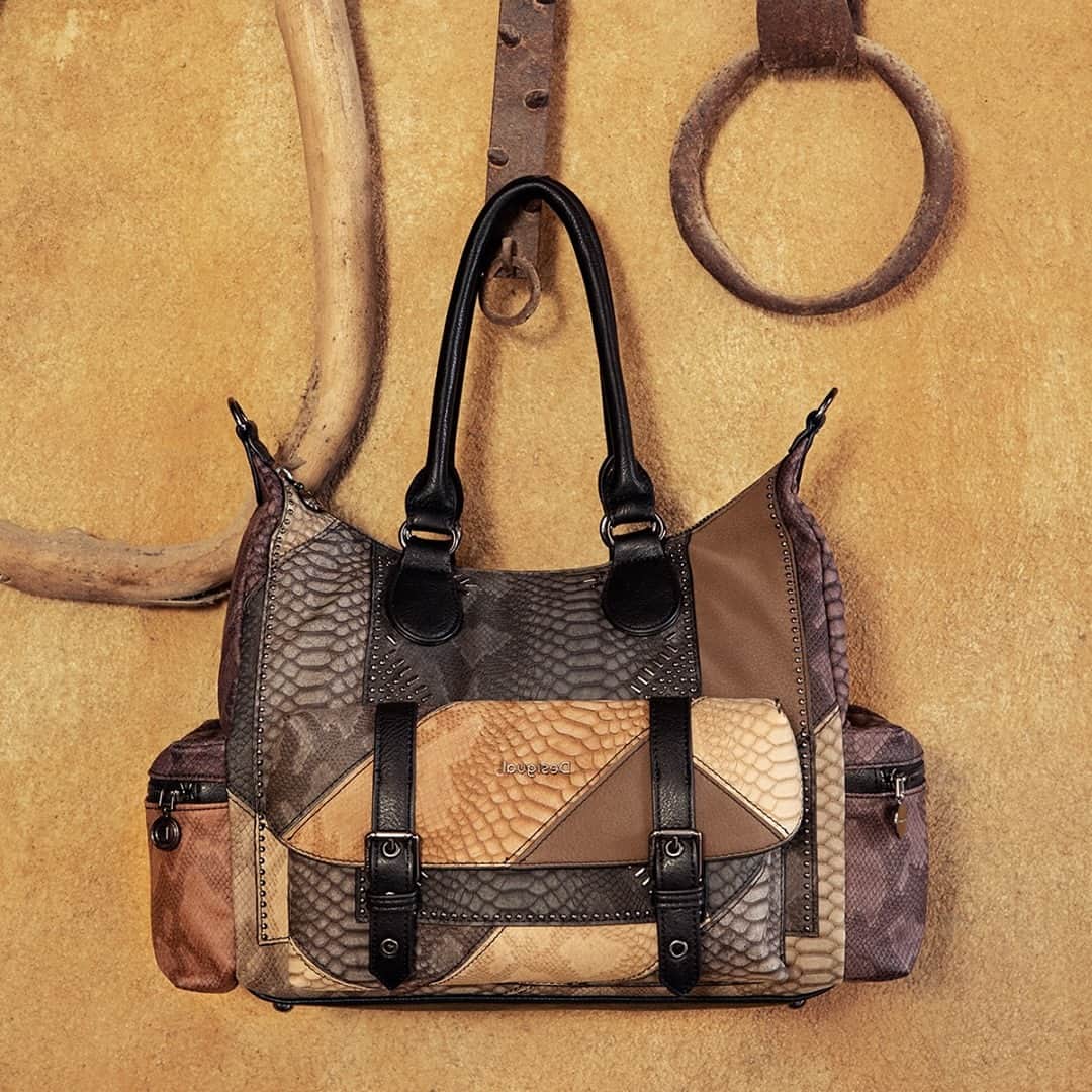 デシグアルのインスタグラム：「One bag with limitless pockets and natural shades. Ready to explore the new season?」