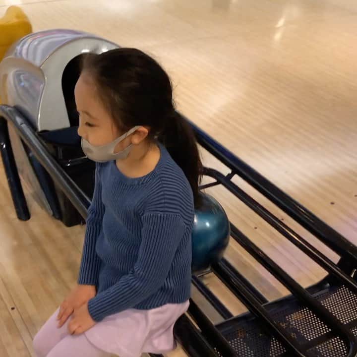 のインスタグラム：「@sasazukabowl で 初めてのボウリング🎳 #チャンノノ」