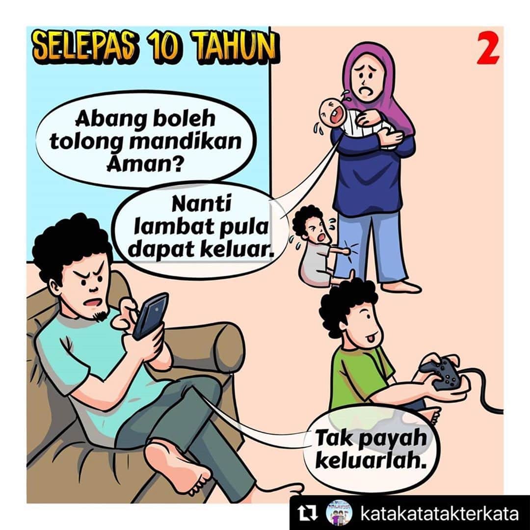 Koleksi Komik Malaysiaさんのインスタグラム写真 - (Koleksi Komik MalaysiaInstagram)「#Repost @katakatatakterkata with @make_repost ・・・ Jadilah Orang Yang Paling Baik Pada Ahli Keluarga  عَنْ عَائِشَةَ قَالَتْ قَالَ رَسُولُ اللَّهِ صَلَّى اللَّهُ عَلَيْهِ وَسَلَّمَ خَيْرُكُمْ خَيْرُكُمْ لِأَهْلِهِ وَأَنَا خَيْرُكُمْ لِأَهْلِي وَإِذَا مَاتَ صَاحِبُكُمْ فَدَعُوهُ  Dari Aisyah dia berkata; Rasulullah SAW bersabda:   "Sebaik-baik kalian adalah yang paling baik terhadap ahli keluarganya, dan aku adalah orang yang paling baik terhadap ahli keluargaku,  apabila sahabat kalian meninggal dunia maka biarkanlah dia (tinggalkanlah dia jangan membicarakan keburukan- keburukannya)."  (HR Tirmidzi No: 3830) Status: Hadis Sahih  Comic sponsored by @Lelaki Hero Keluarga at Melaka. (fb page)  **********  Nak beli komik dakwah? Pkpb di selangor. Bosan di rumah. Inginkan pengisian jiwa? Rasa hilang motivasi nak belajar?  Kami ada komik dakwah, yang mengisi rohani, sambil berhibur. Kamj juga ada komik pendidikan daripada tim misi. 1 set sahaja. Dengan diskaun. Hehe.  Wassap Pok Chik. Atau tekan link di bio 😉.  #komiktarbiah #komiknasihat #kartundakwah #kartunislami #kartunmalaysia#komikstrip #komisen #hero #herokeluarga #komikmalaysia #komikindie」10月18日 19時29分 - tokkmungg_exclusive