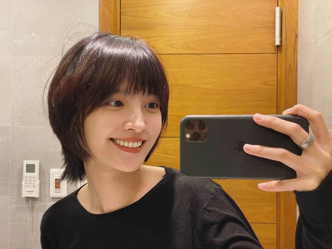 吳子霏（Ellen Wu）のインスタグラム：「(*☻-☻*)」
